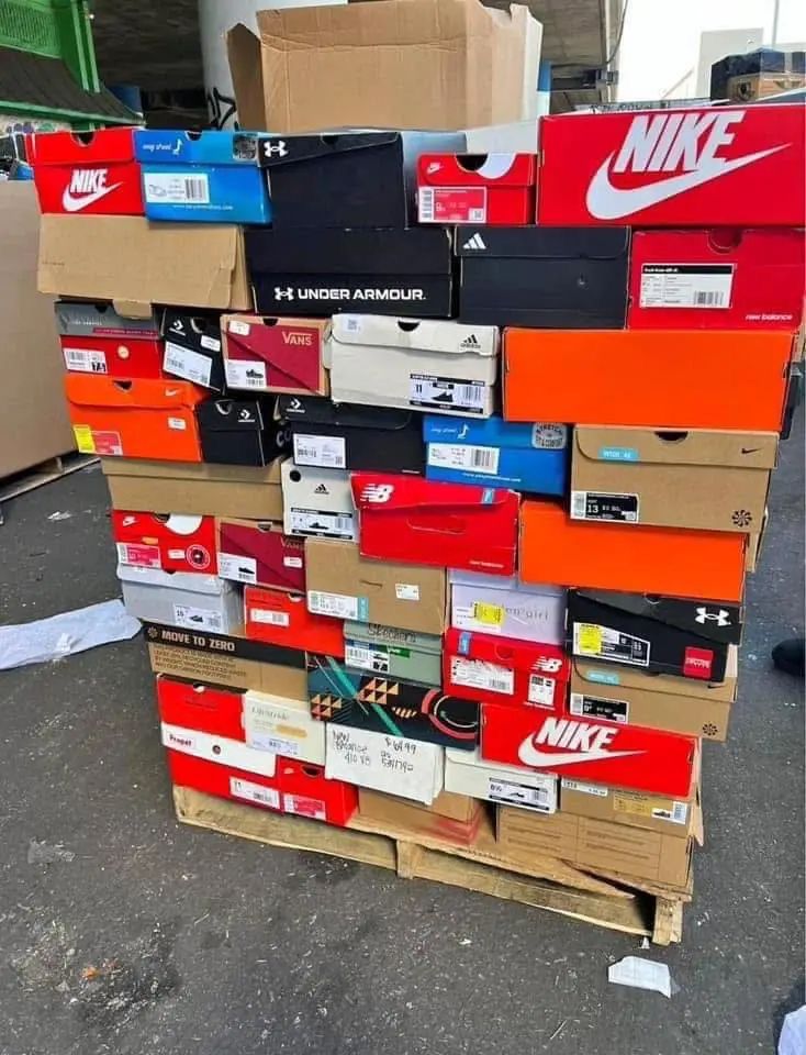 Sneakers Shoes Pallet - Image 5